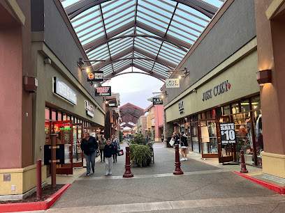 Woodburn Premium Outlets
