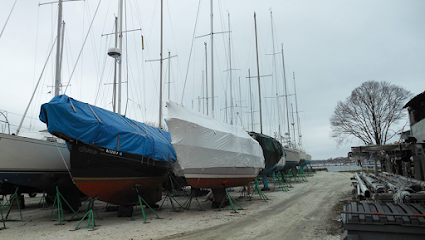 Safe Harbor Cowesett | Apponaug Yard